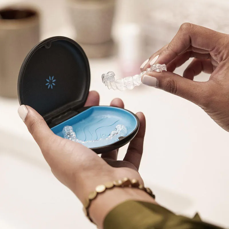 Invisalign-skinne i etui